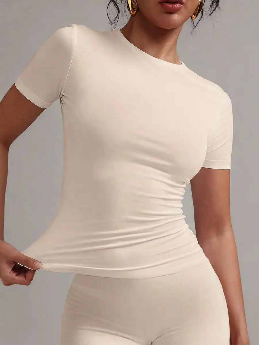 Women's White Short Sleeve Crew Neck Fitted Solid T-Shirt with Ruched Detail