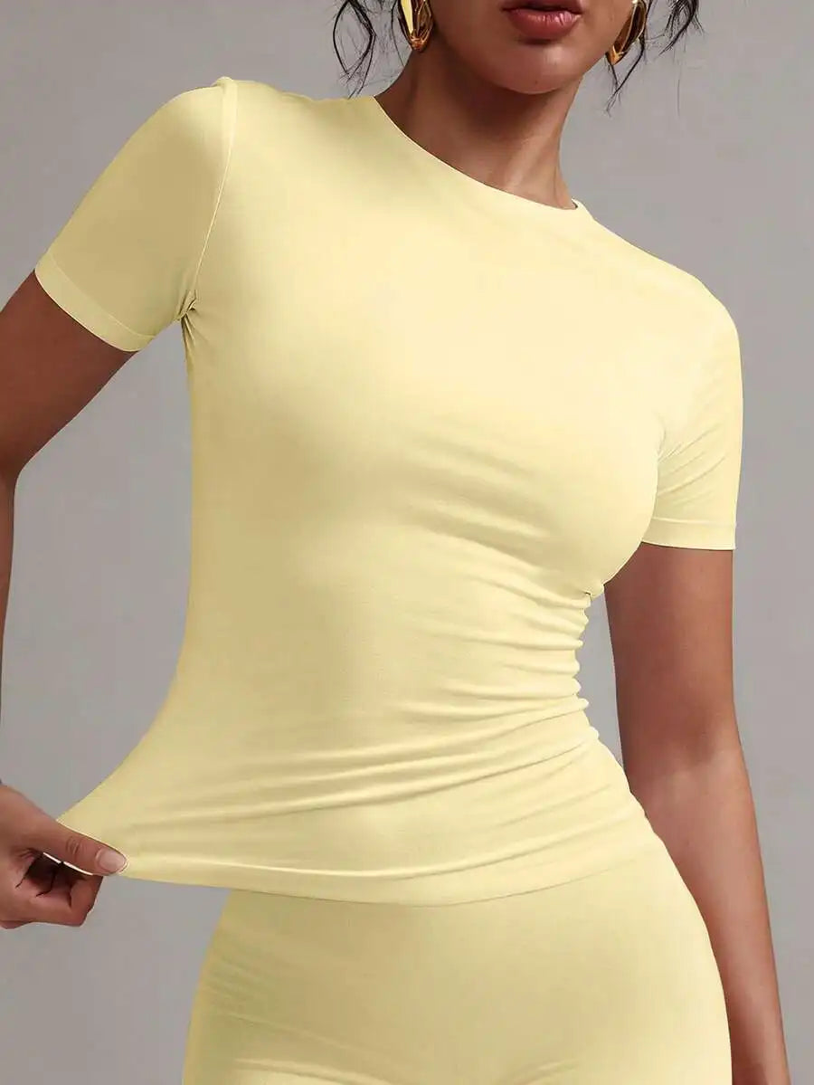 Women's White Short Sleeve Crew Neck Fitted Solid T-Shirt with Ruched Detail