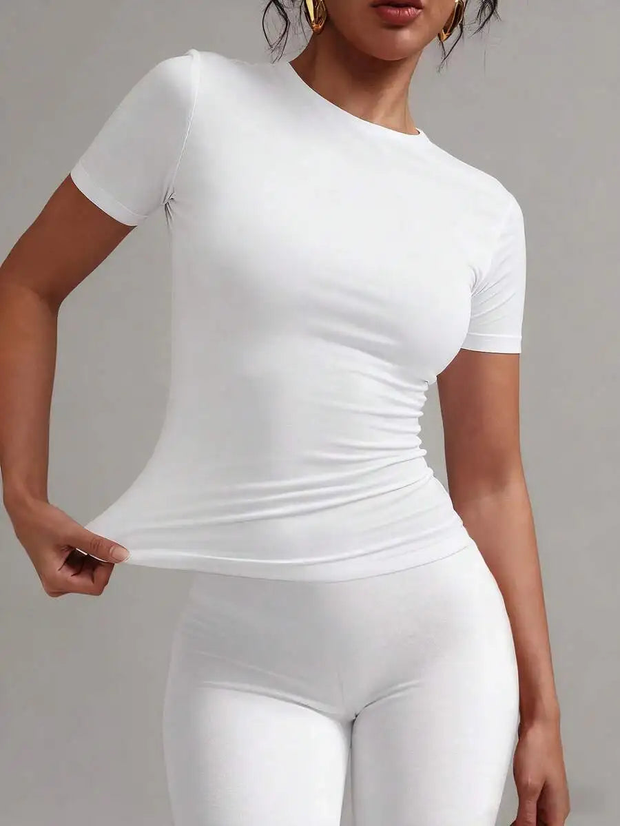Women's White Short Sleeve Crew Neck Fitted Solid T-Shirt with Ruched Detail